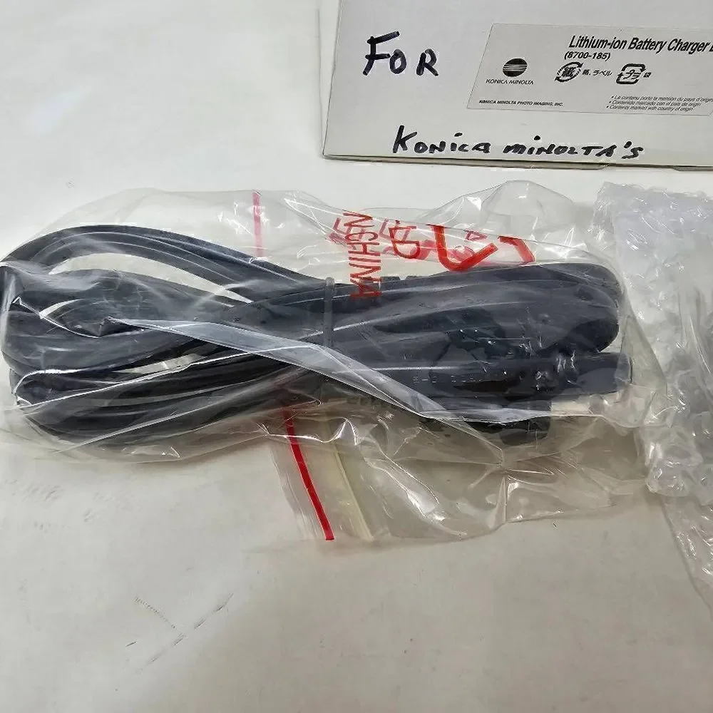 KONICA MINOLTA BC-800 BATTERY CHARGER DIMAGE DIGITAL CAMERA X SERIES NP-700 NEW